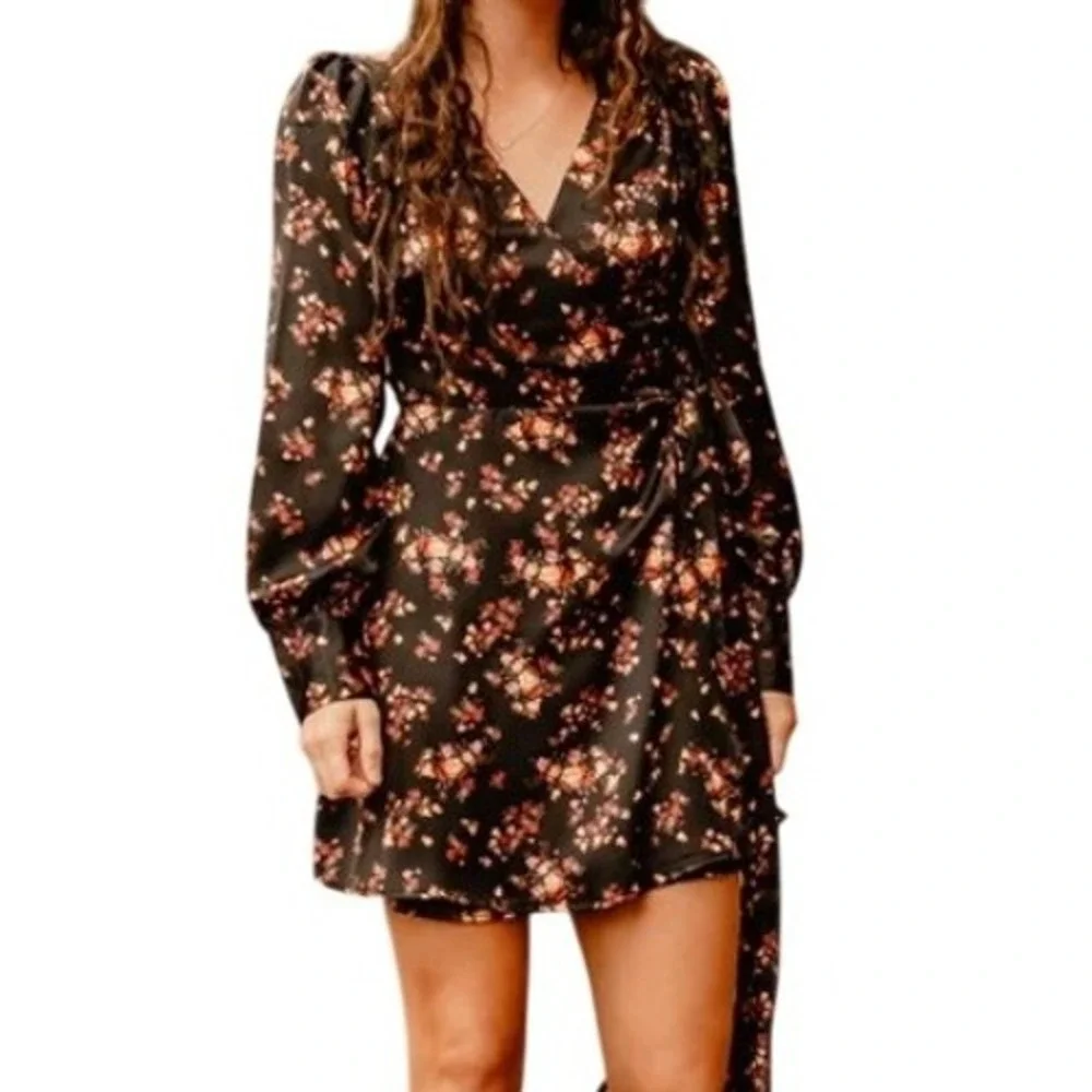 Dress Forum Womens‎ M Black Floral Wrap Mini Dress NWT